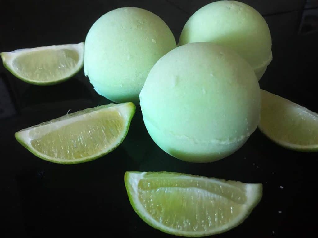 Eucalyptus Lime bath bomb